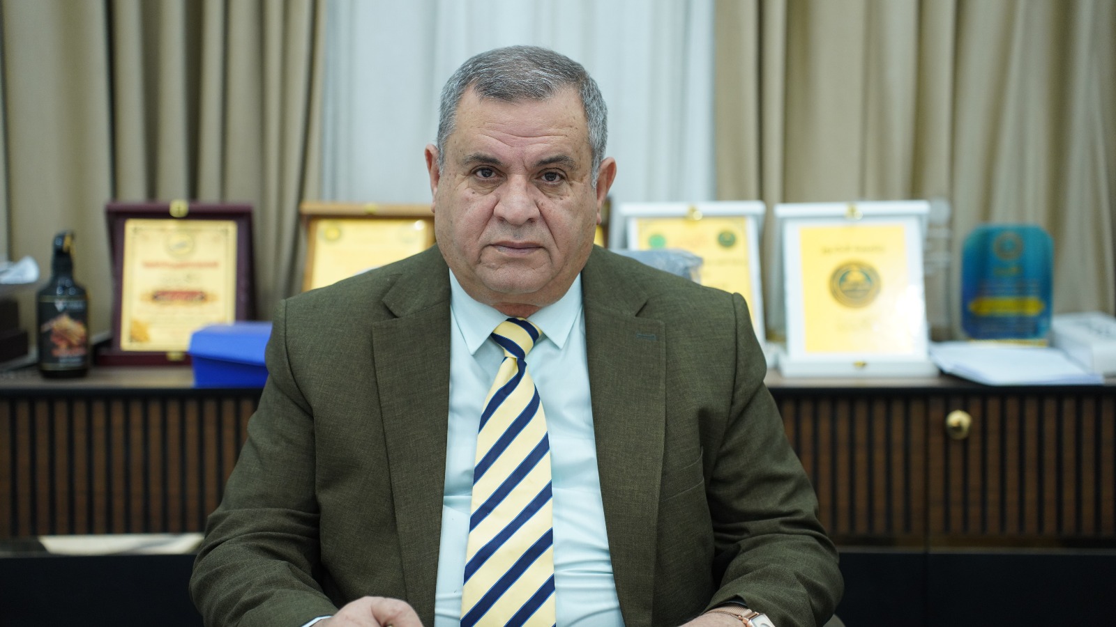 مساعد رئيس الجامعة للشؤون الادارية