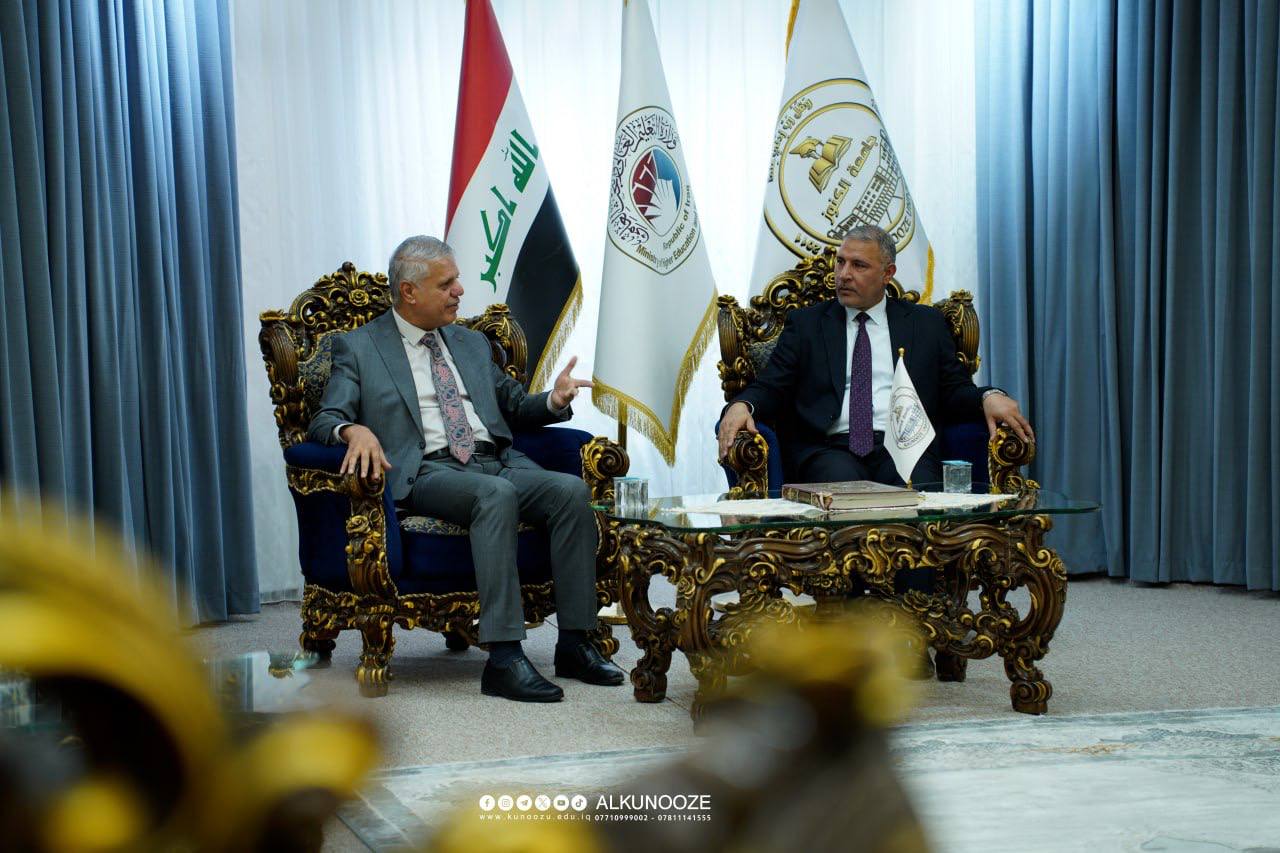 زيارة علمية تعزز آفاق التعاون بين جامعة الكنوز وكلية الإدارة الصناعية للنفط والغاز.