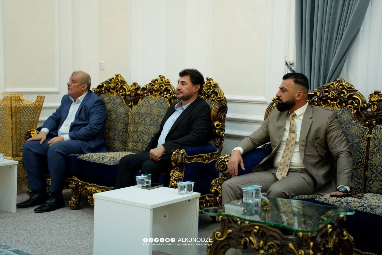 زيارة علمية تعزز آفاق التعاون بين جامعة الكنوز وكلية الإدارة الصناعية للنفط والغاز.