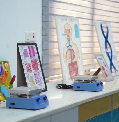 إنجاز جديد لكلية الصيدلة في جامعة الكنوز